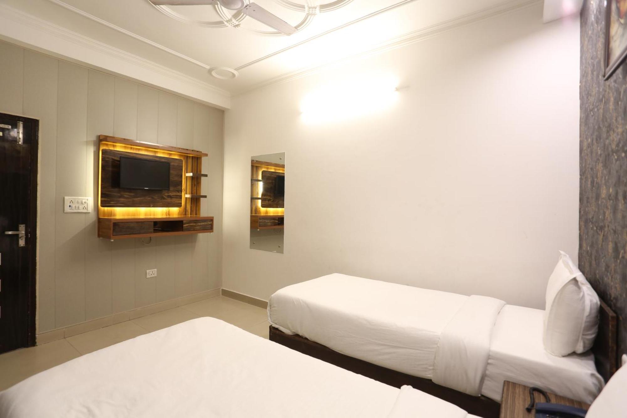 Backpackers - Ink Hotels Delhi Airport By Ss Group Neu-Delhi Exterior foto