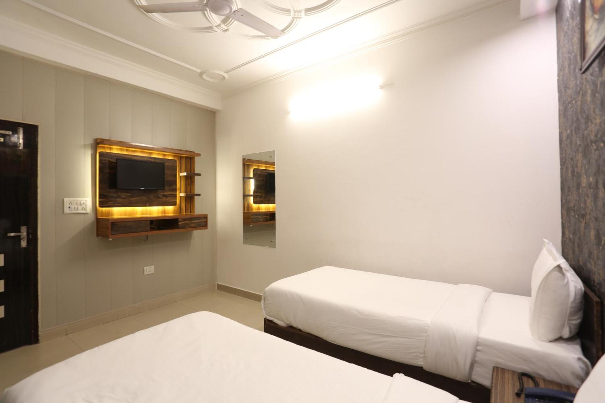 Backpackers - Ink Hotels Delhi Airport By Ss Group Neu-Delhi Exterior foto