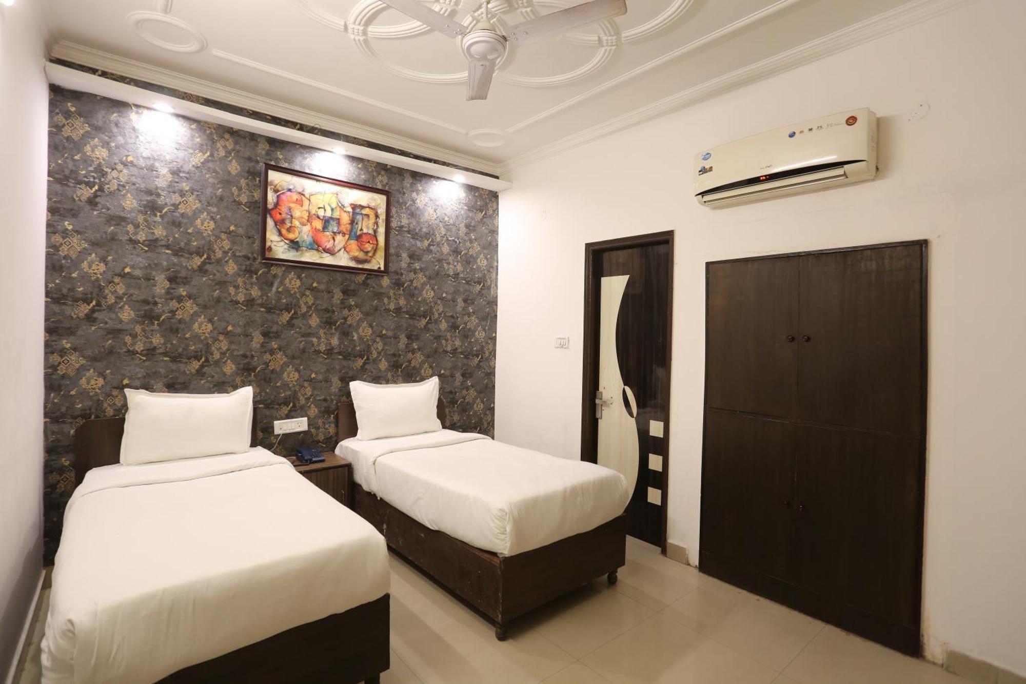Backpackers - Ink Hotels Delhi Airport By Ss Group Neu-Delhi Exterior foto