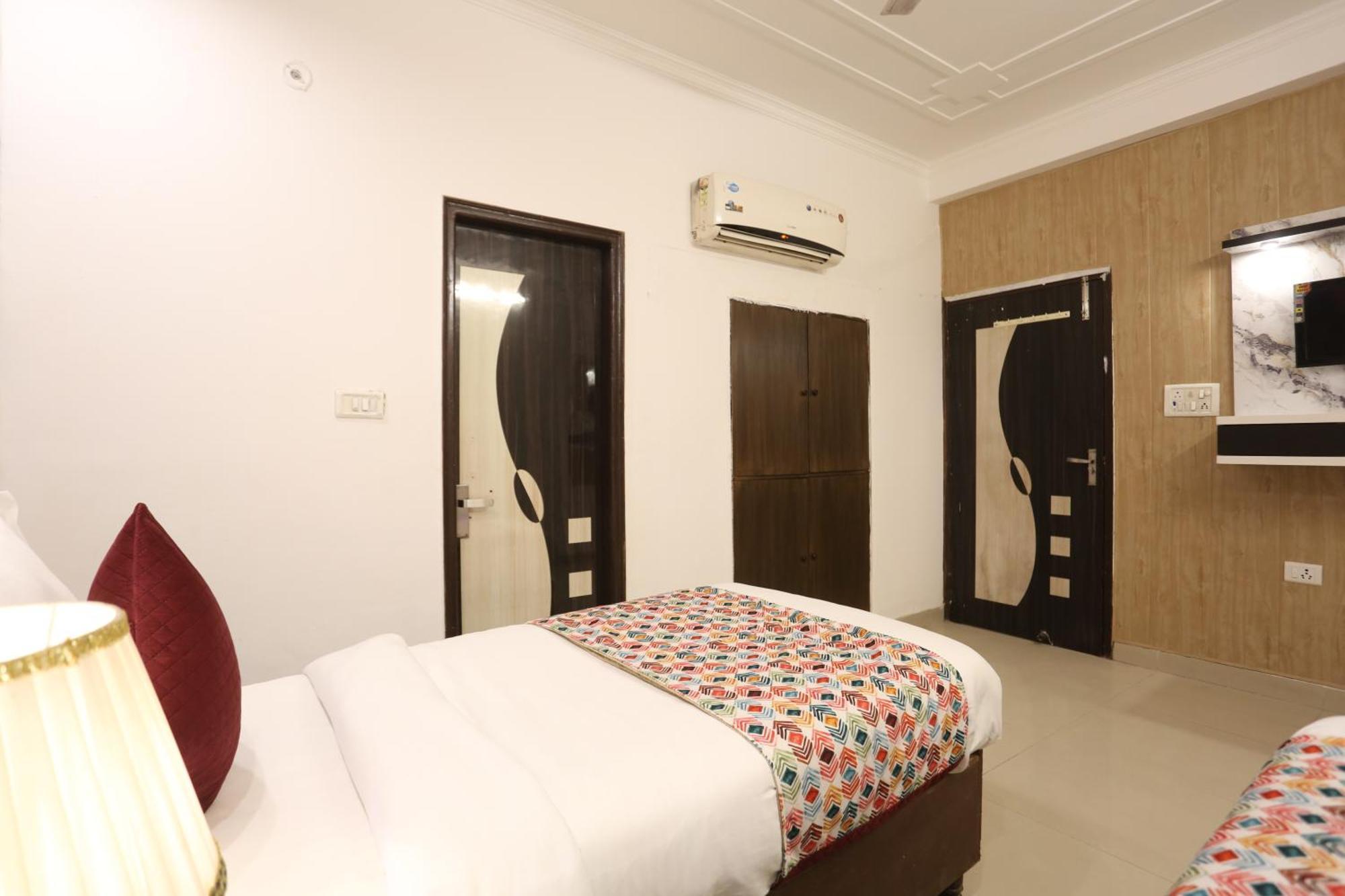 Backpackers - Ink Hotels Delhi Airport By Ss Group Neu-Delhi Exterior foto