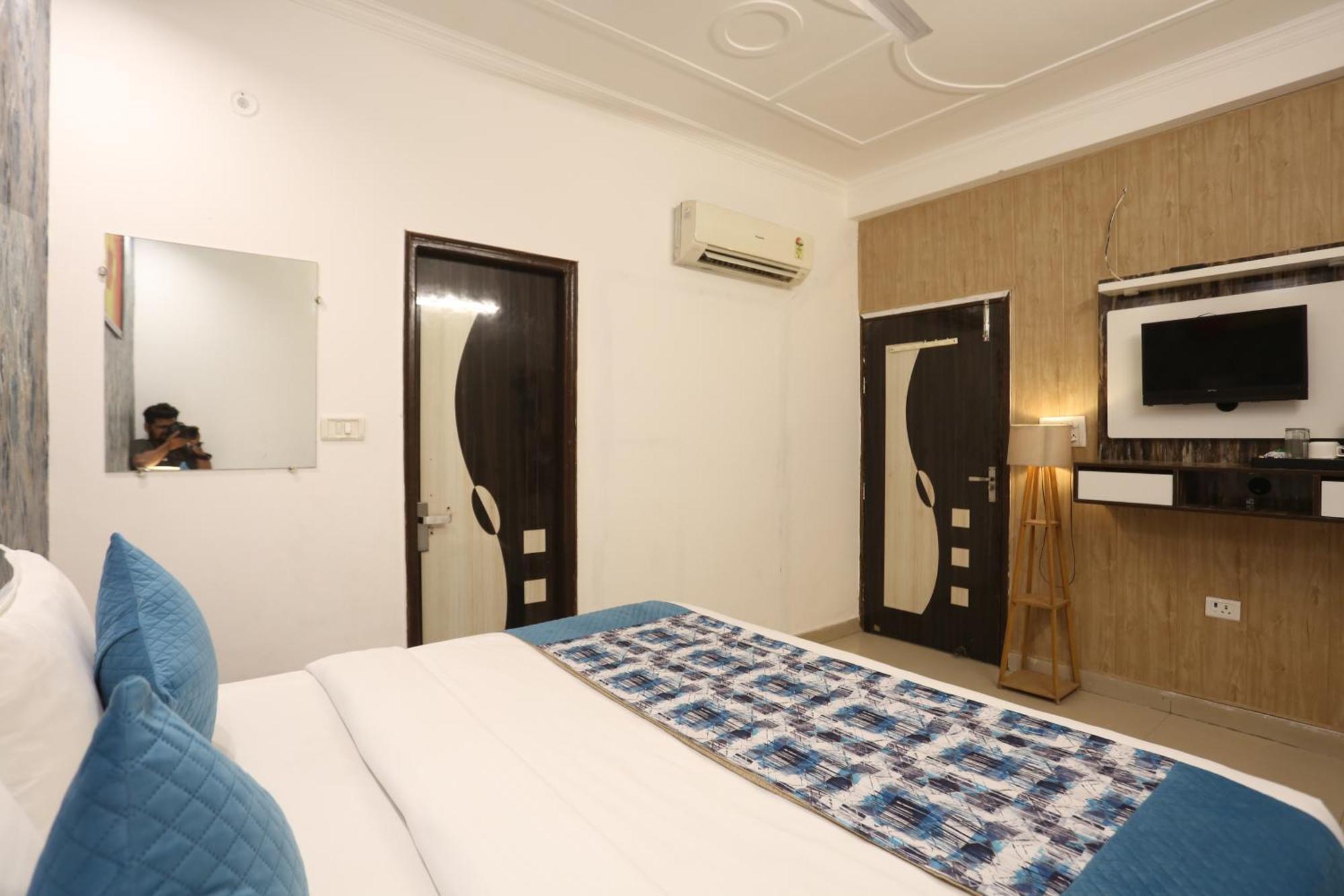 Backpackers - Ink Hotels Delhi Airport By Ss Group Neu-Delhi Exterior foto