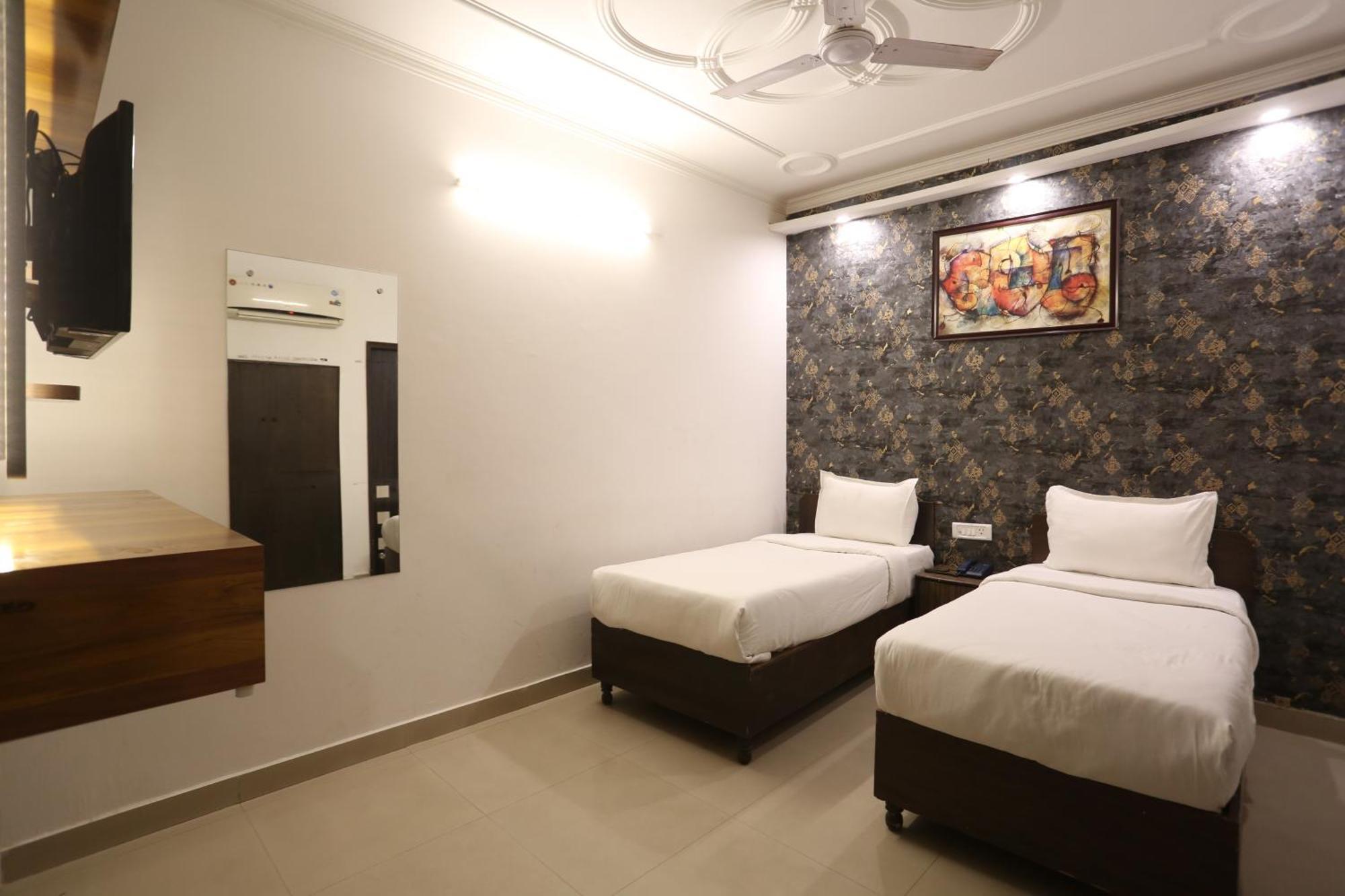 Backpackers - Ink Hotels Delhi Airport By Ss Group Neu-Delhi Exterior foto