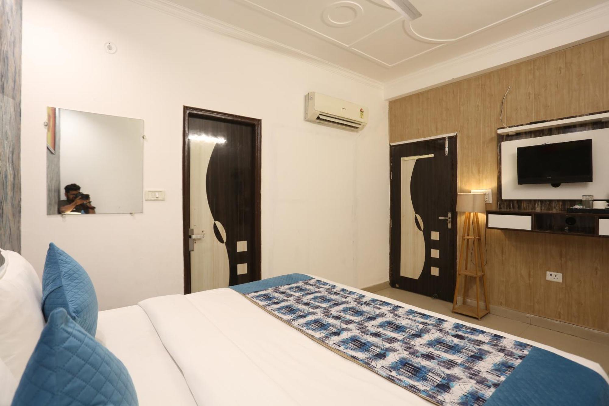 Backpackers - Ink Hotels Delhi Airport By Ss Group Neu-Delhi Exterior foto